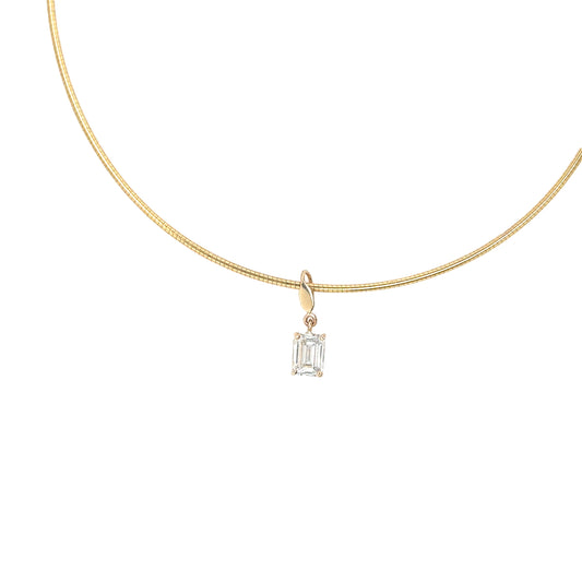 Emerald Diamond set on Sliding Omega Chain