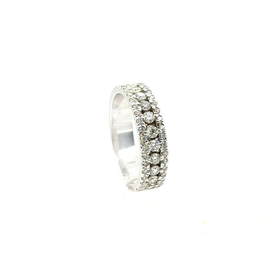 White gold ring with 3 rows of diamonds