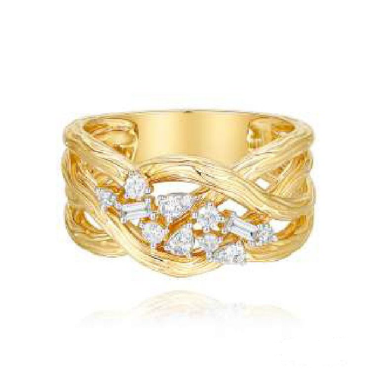 Twisted Gold Ring with Multi-Shaped Diamonds