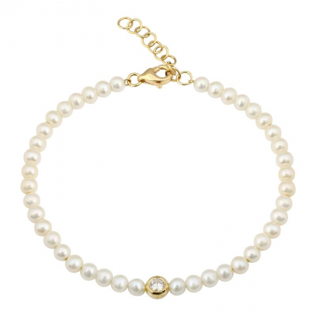 Pearl bracelet with diamond bezel center